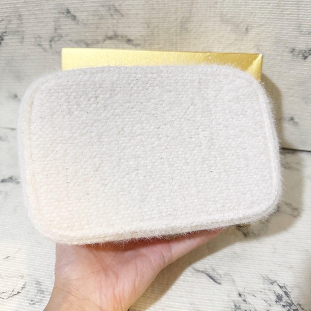 Chanel Beauty White Tweed Pouch with Gold CC Snowflake Zipper - Picture 5 of 10